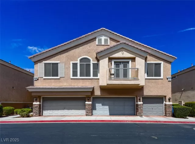 MLS: 2715320 Condo For Sale