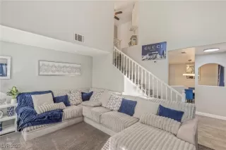 Photo #2: 2715388 Listing