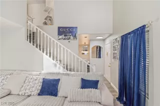 Photo #3: 2715388 Listing