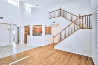 Photo #3: 2715433 Listing