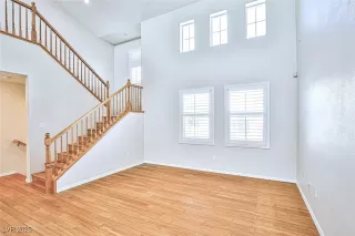 Photo #4: 2715433 Listing