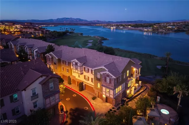 MLS: 2715471 Condo For Sale
