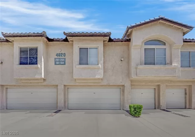 MLS: 2715492 Condo For Sale