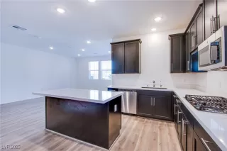 Photo #5: 2715515 Listing 