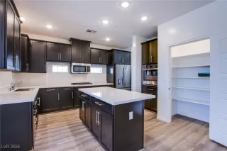 Photo #6: 2715515 Listing 