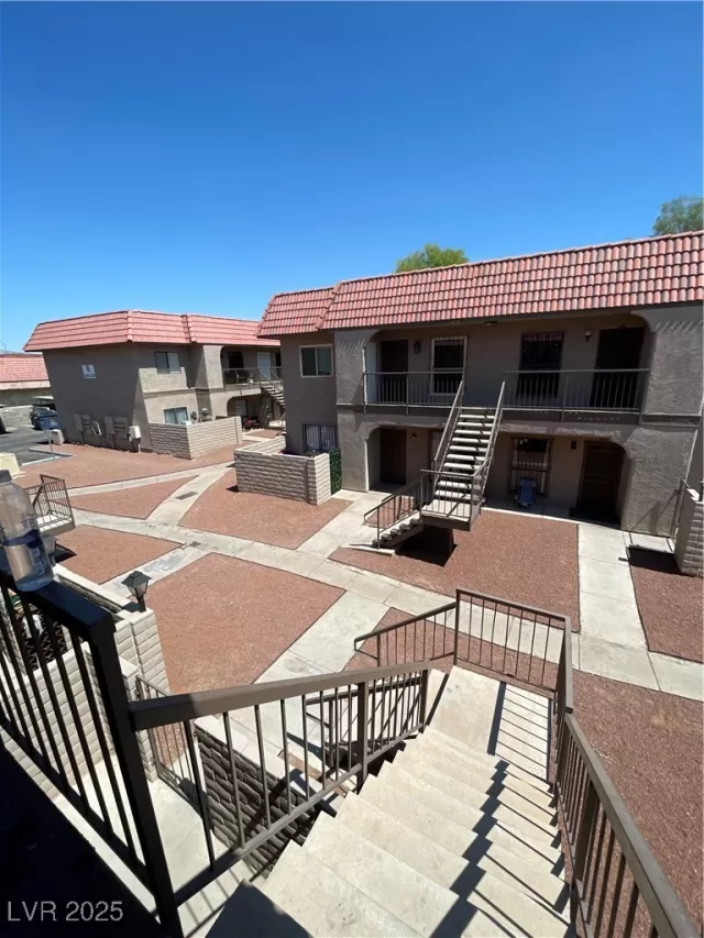 MLS: 2715518 Condo For Sale