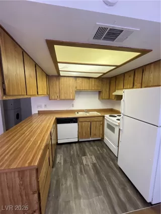 Photo #2: 2715518 Listing 