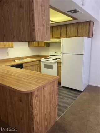 Photo #3: 2715518 Listing 