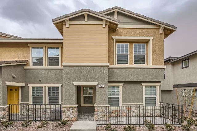 MLS: 2715530 Condo For Sale