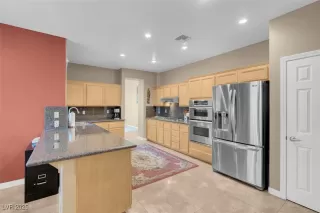 Photo #3: 2715562 Listing
