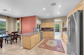 Photo #4: 2715562 Listing