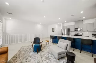 Photo #6: 2715566 Listing