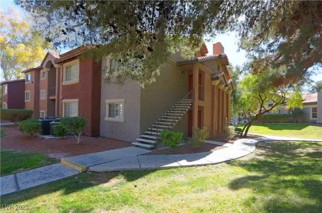 MLS: 2715574 Condo For Sale