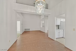 Photo #5: 2715578 Listing 
