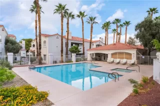 Photo #1: 2715583 Listing