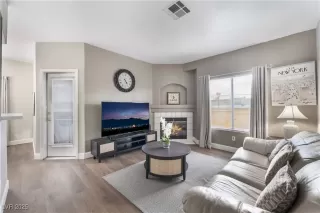 Photo #2: 2715583 Listing