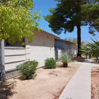 Photo #2: 2715590 Listing