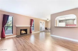 Photo #4: 2715592 Listing