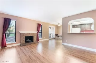 Photo #5: 2715592 Listing