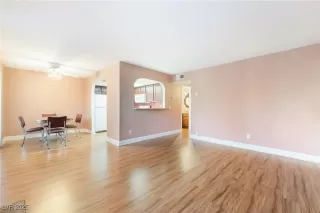 Photo #6: 2715592 Listing