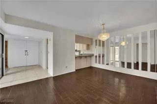 Photo #2: 2715602 Listing