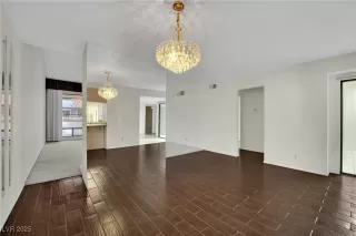 Photo #3: 2715602 Listing