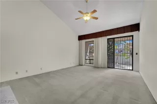 Photo #4: 2715602 Listing