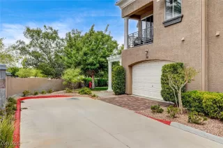 Photo #1: 2715614 Listing