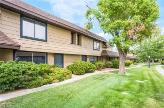 Photo #1: 2715653 Listing