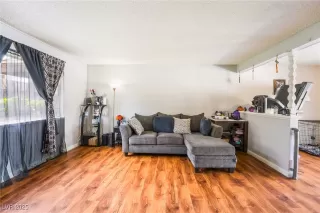 Photo #4: 2715653 Listing