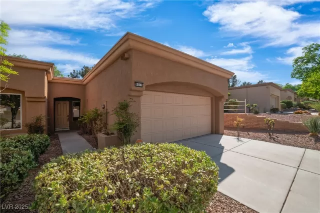 MLS: 2715660 Condo For Sale