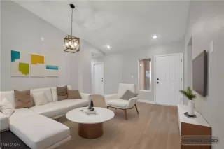 Photo #3: 2715660 Listing 