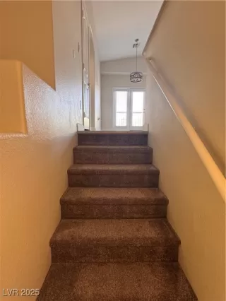 Photo #3: 2715686 Listing 