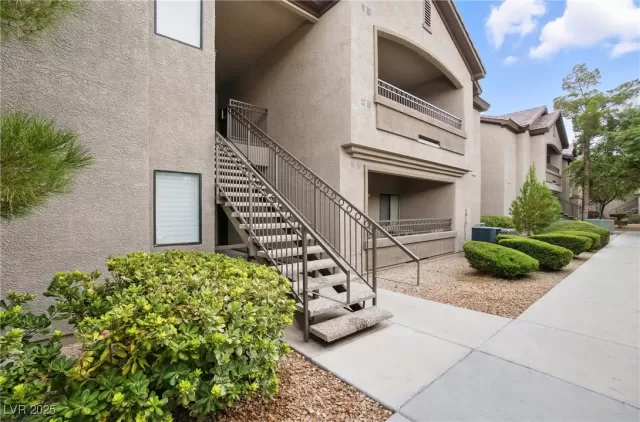 MLS: 2715689 Condo For Sale