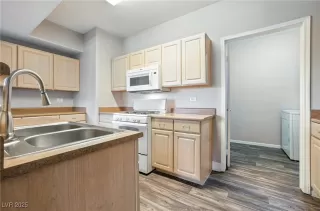 Photo #4: 2715689 Listing 