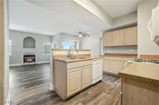 Photo #5: 2715689 Listing 