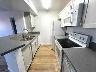 Photo #2: 2715693 Listing 