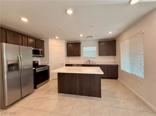 Photo #6: 2715698 Listing 