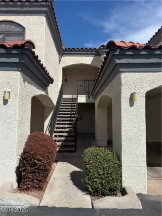 Photo #2: 2715713 Listing