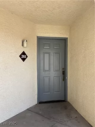 Photo #4: 2715713 Listing