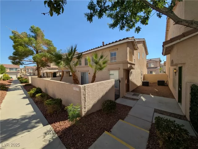 MLS: 2715732 Condo For Sale