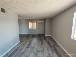 Photo #2: 2715741 Listing 