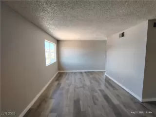 Photo #4: 2715741 Listing 