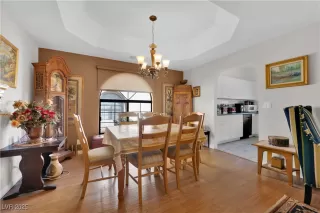 Photo #4: 2715760 Listing