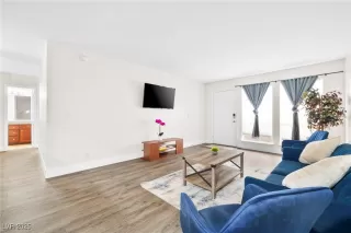 Photo #6: 2715786 Listing