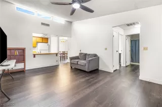 Photo #5: 2715813 Listing