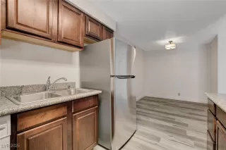 Photo #4: 2715842 Listing 