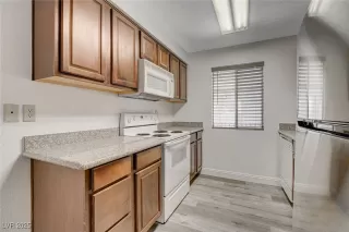 Photo #5: 2715842 Listing 