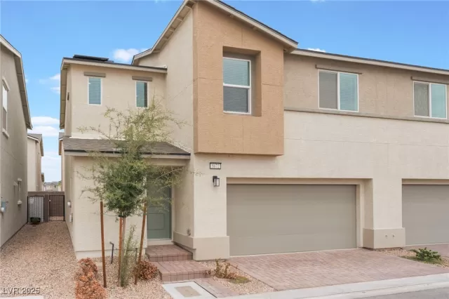 MLS: 2715844 Condo For Sale