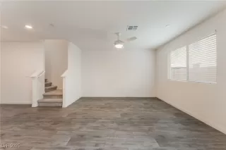 Photo #4: 2715844 Listing